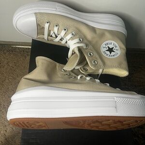 Converse Chuck Taylor’s